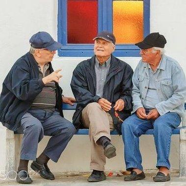 3 idős úriember